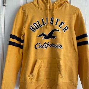 Hollister women’s Hoodie in Vibrant Yellow